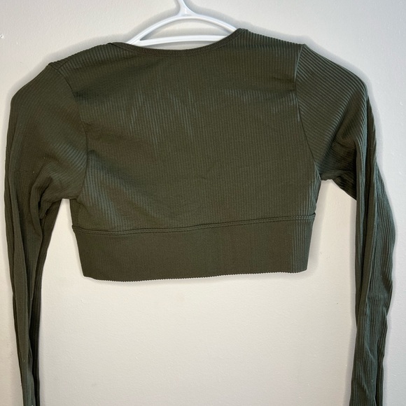 Garage Green Long Sleeve Crop Top - Picture 4 of 4